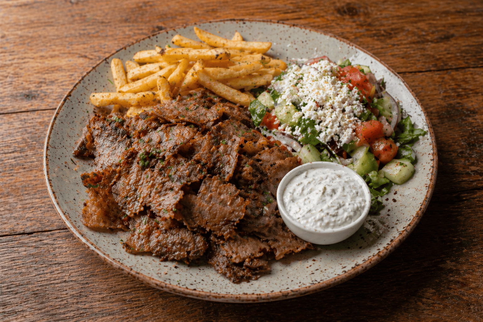 Gyros Teller Spezial mit Käse, Salat und Pommes — Kreta Grill Aerzen